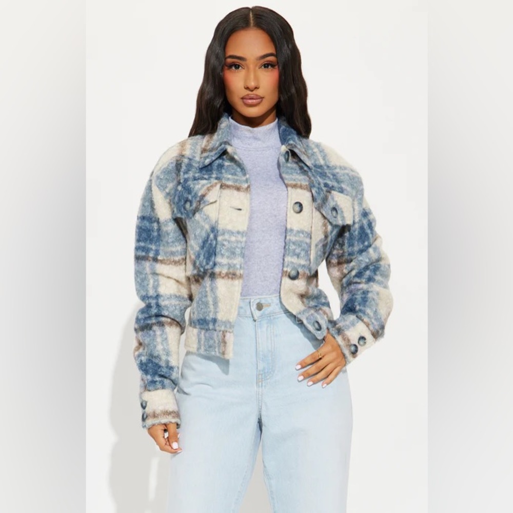 Chic Blue Plaid Cropped Jacket ✨ BRAND NEW ✨ Size: Small